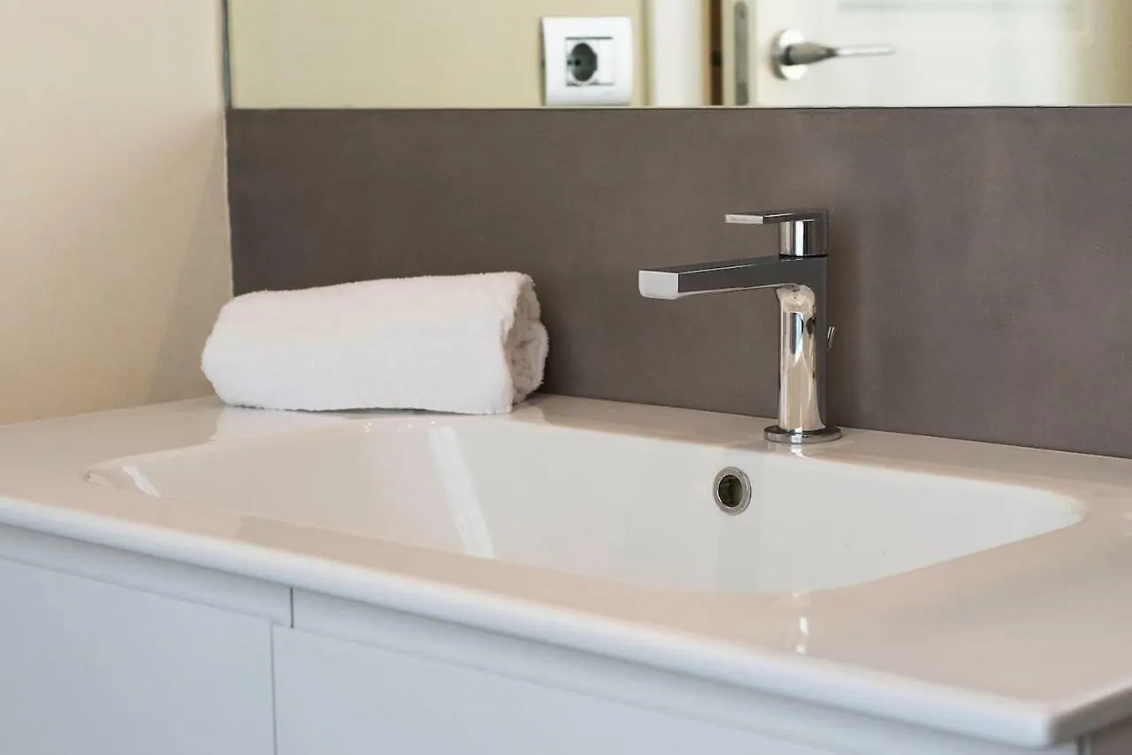 קומו Joivy Elegant 1Br Flat Near City Centre 0*,