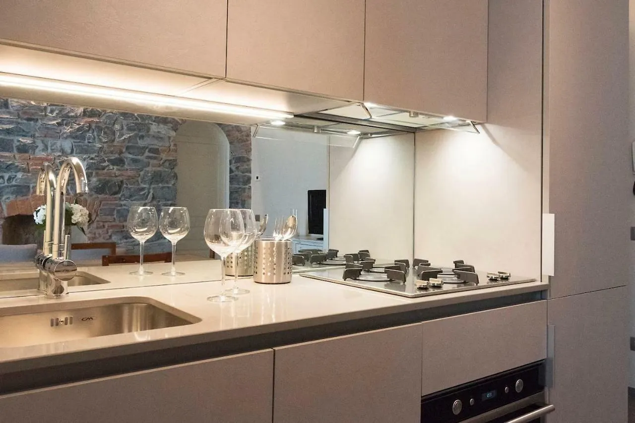 קומו Joivy Elegant 1Br Flat Near City Centre 0*,